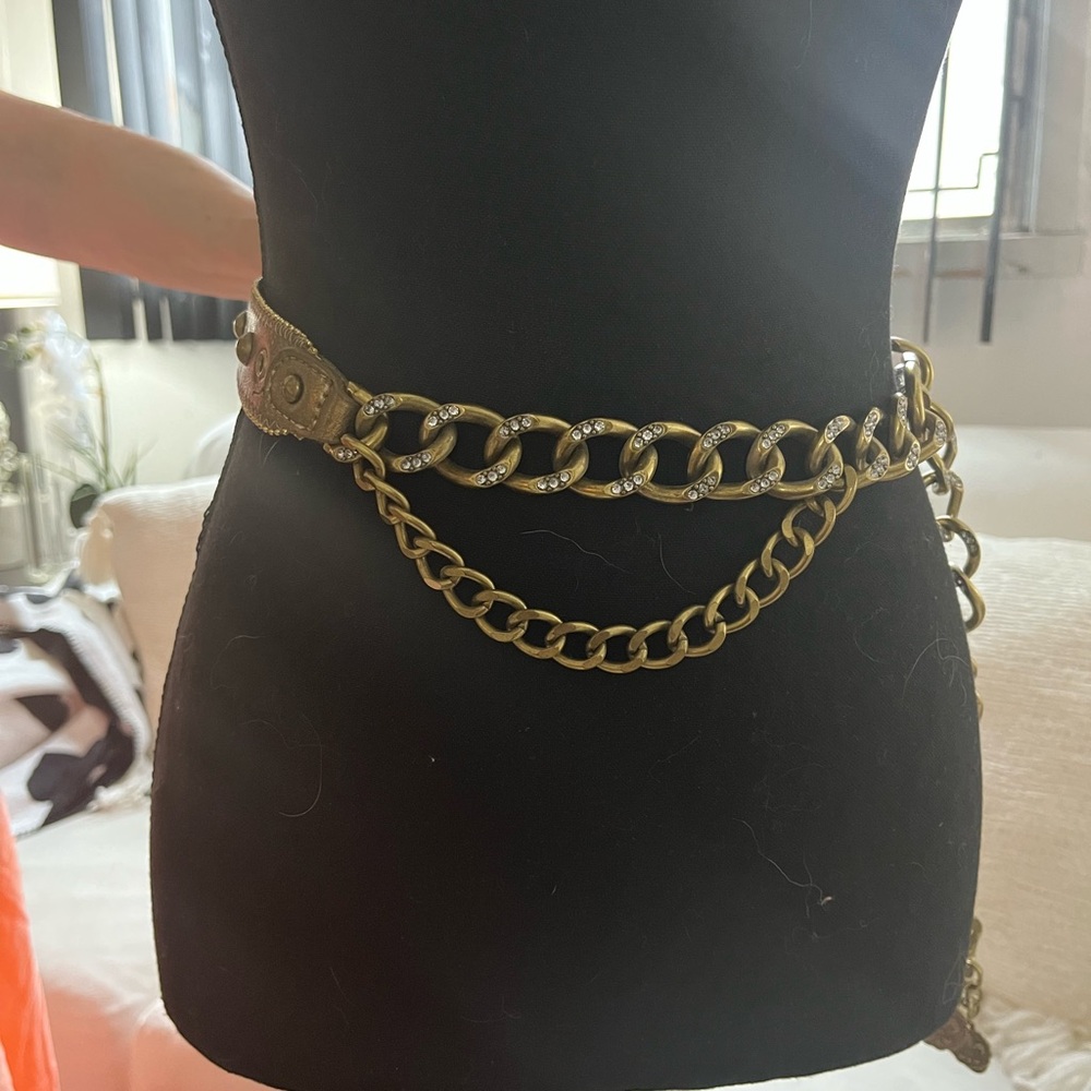 Kathy Van Zeeland  bronze 
Metallic Chain Belt
